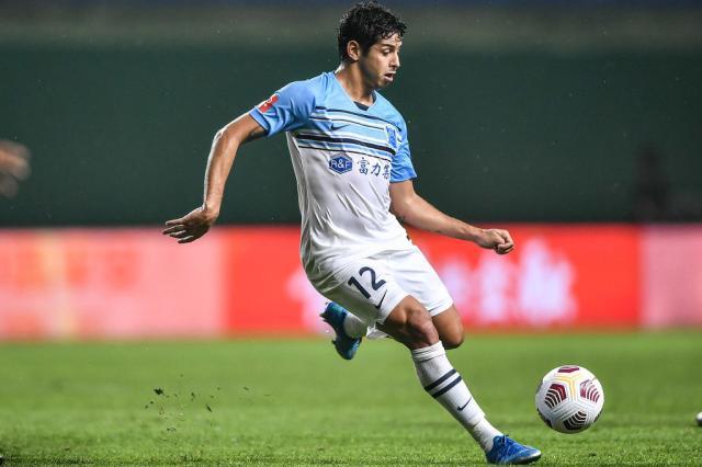 开云真人在线-吉列尔梅助攻梅开二度 广州城状态火热稳居争冠组