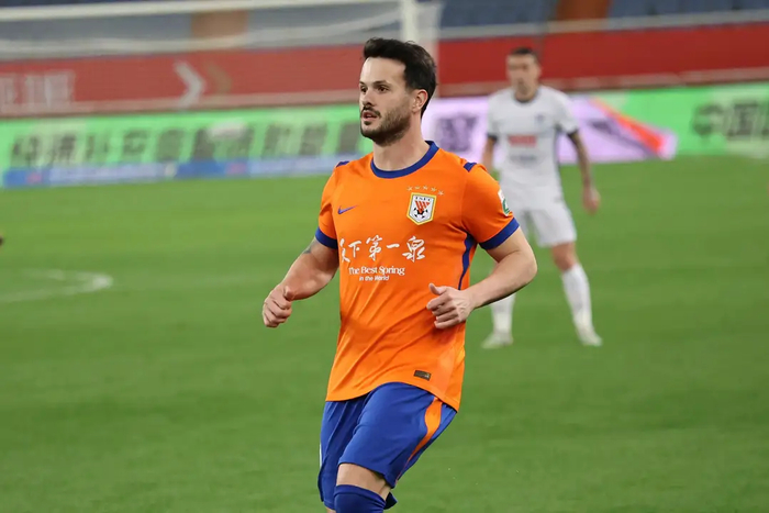 开云真人下载-摆烂养老，泰山队高层怎么想的，瓦科续约并非1+1，而是选择高薪+长约|卡扎伊什维利|山东泰山|大连英博|韩鹏|合同_新浪体育_新浪新闻